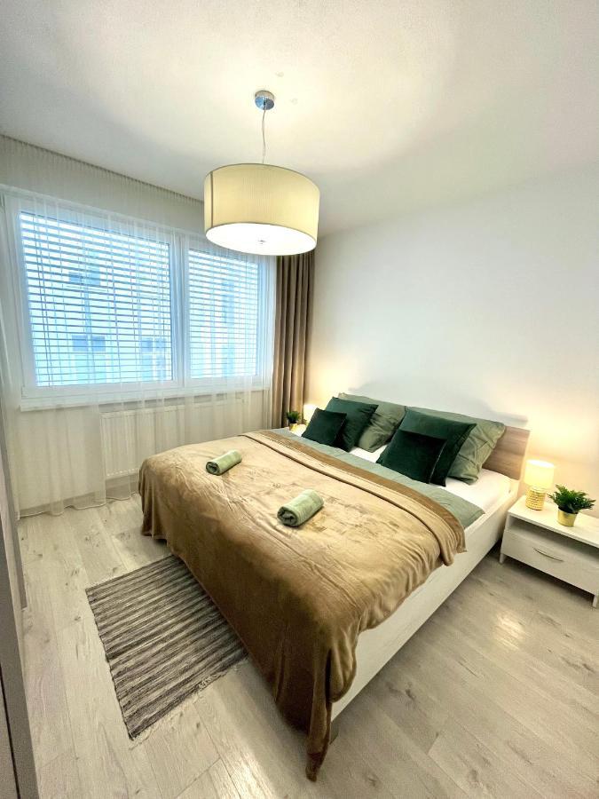 The Elite Suite II Downtown Ac & Garage Parking Bratislava Exteriér fotografie
